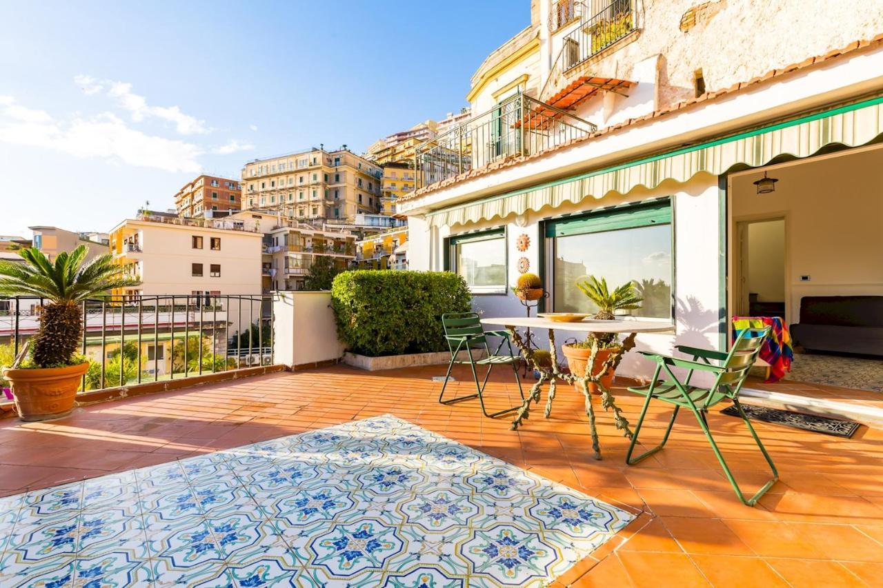 Villa Paola - Hidden Panoramic Garden And Terraces By Napoliapartments Bagian luar foto