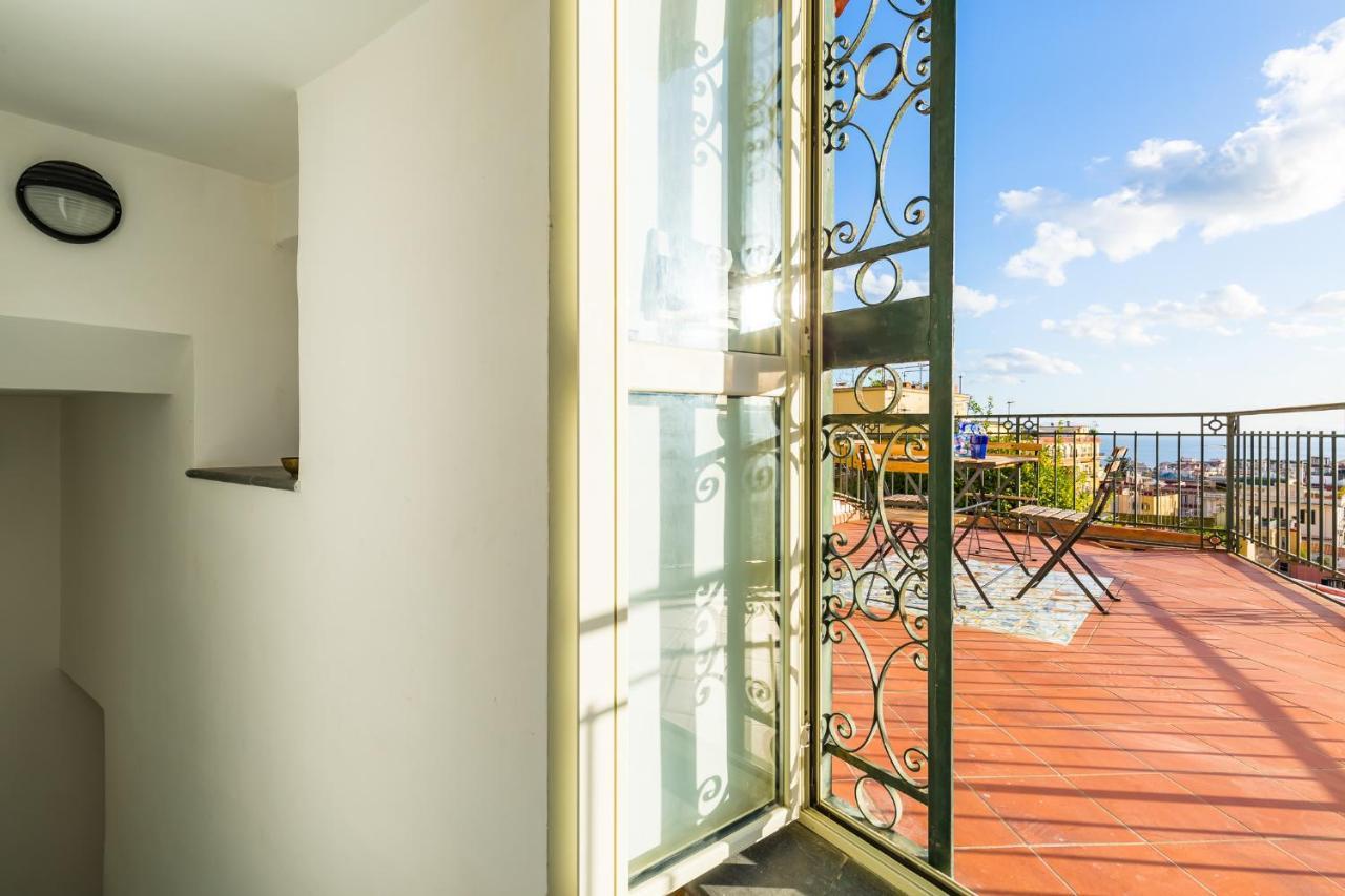 Villa Paola - Hidden Panoramic Garden And Terraces By Napoliapartments Bagian luar foto