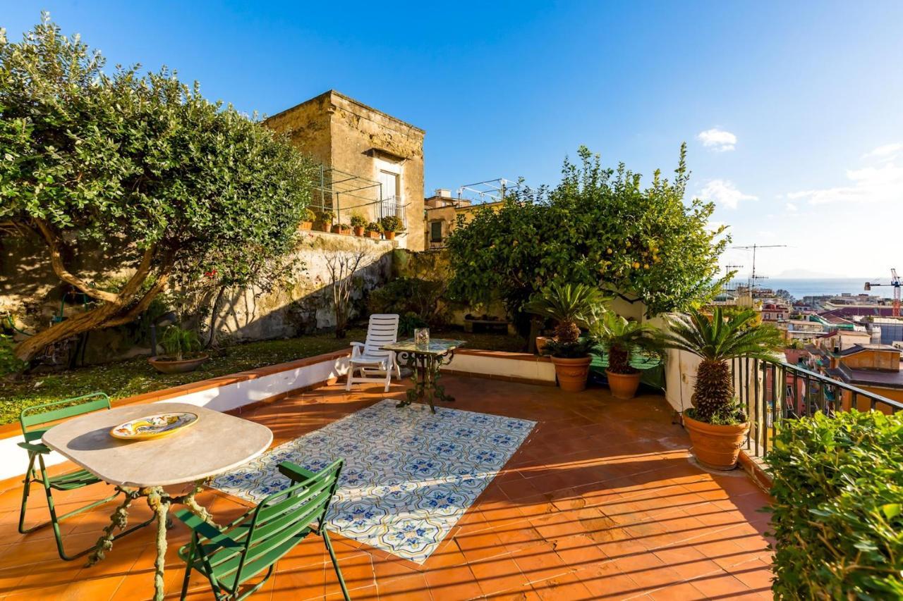 Villa Paola - Hidden Panoramic Garden And Terraces By Napoliapartments Bagian luar foto
