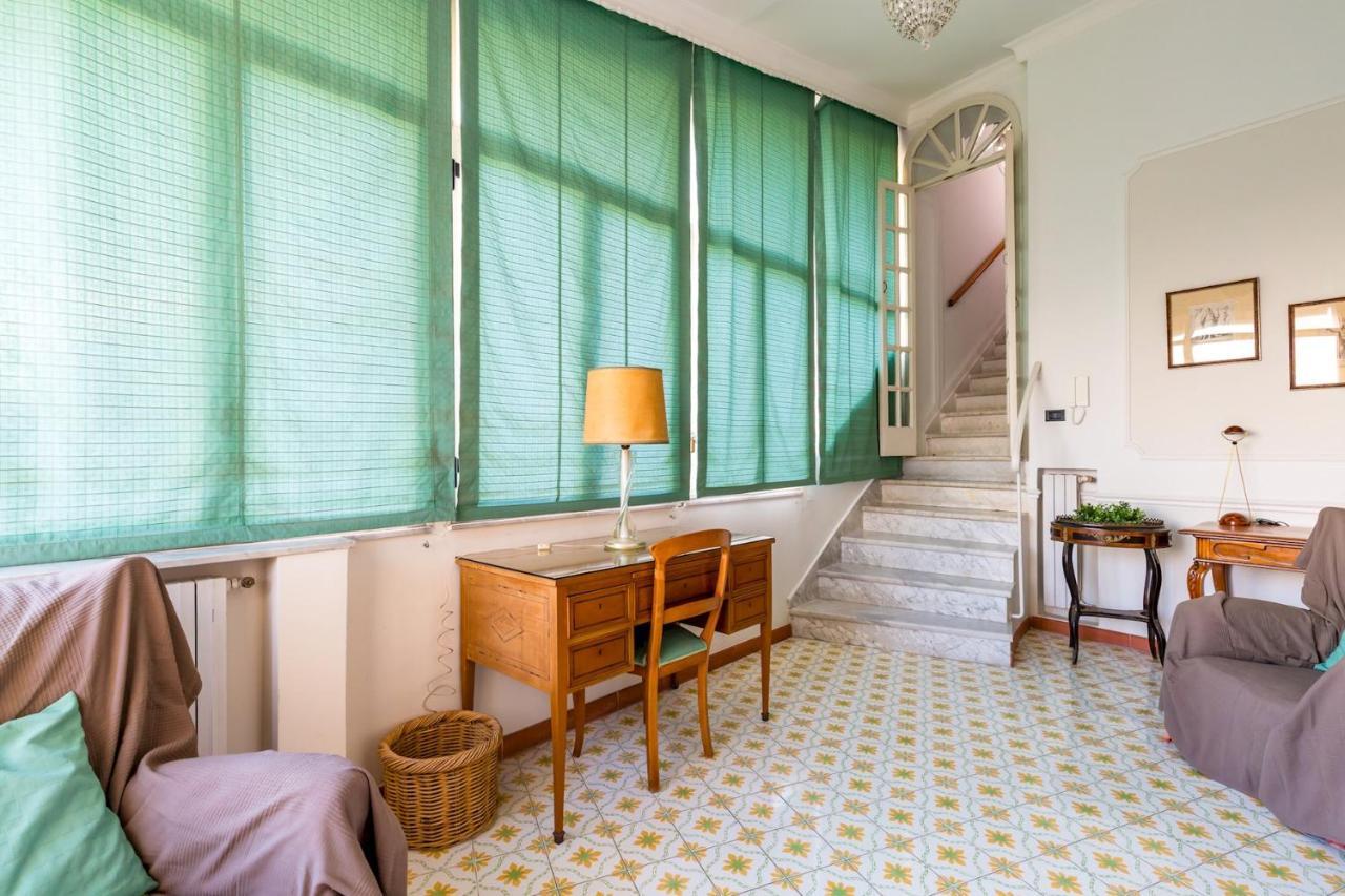 Villa Paola - Hidden Panoramic Garden And Terraces By Napoliapartments Bagian luar foto