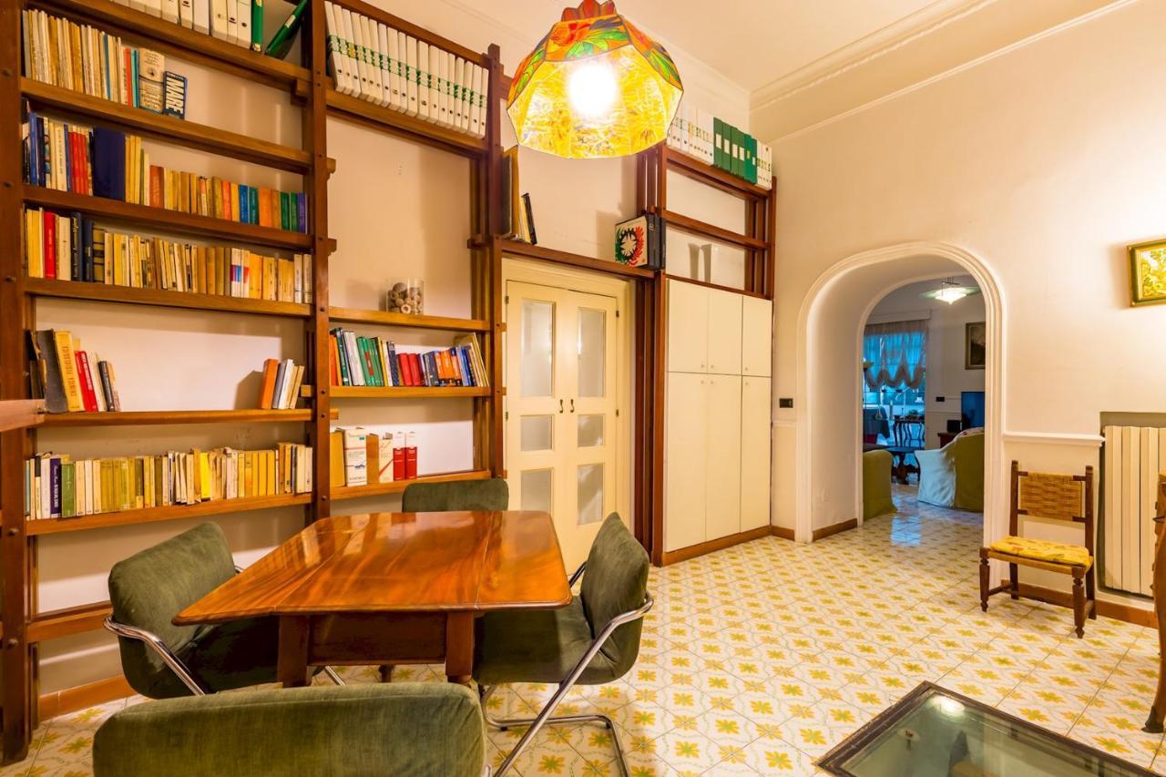 Villa Paola - Hidden Panoramic Garden And Terraces By Napoliapartments Bagian luar foto