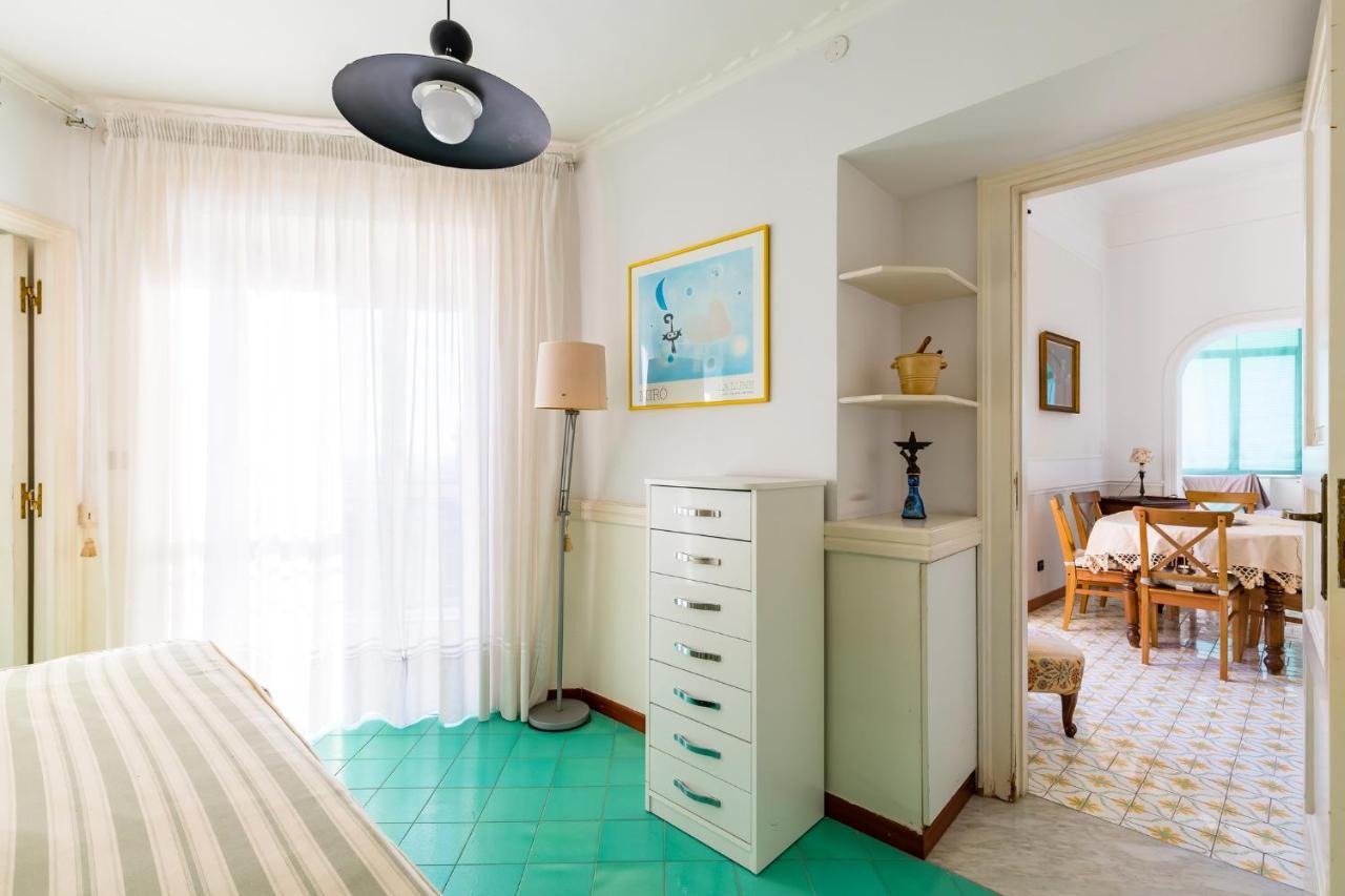 Villa Paola - Hidden Panoramic Garden And Terraces By Napoliapartments Bagian luar foto