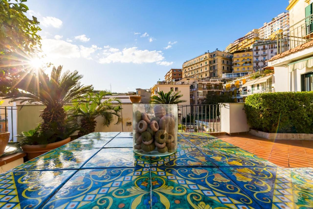 Villa Paola - Hidden Panoramic Garden And Terraces By Napoliapartments Bagian luar foto