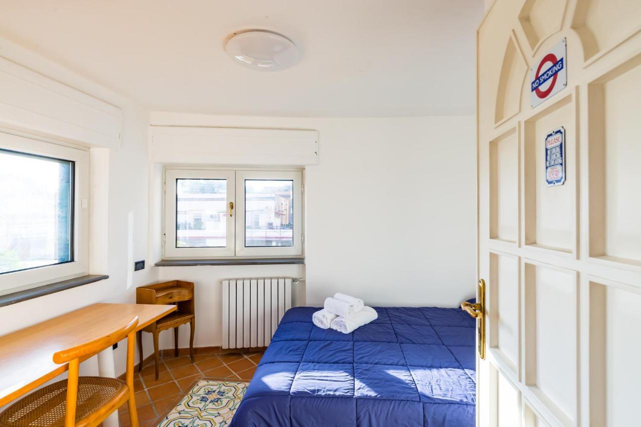 Villa Paola - Hidden Panoramic Garden And Terraces By Napoliapartments Bagian luar foto
