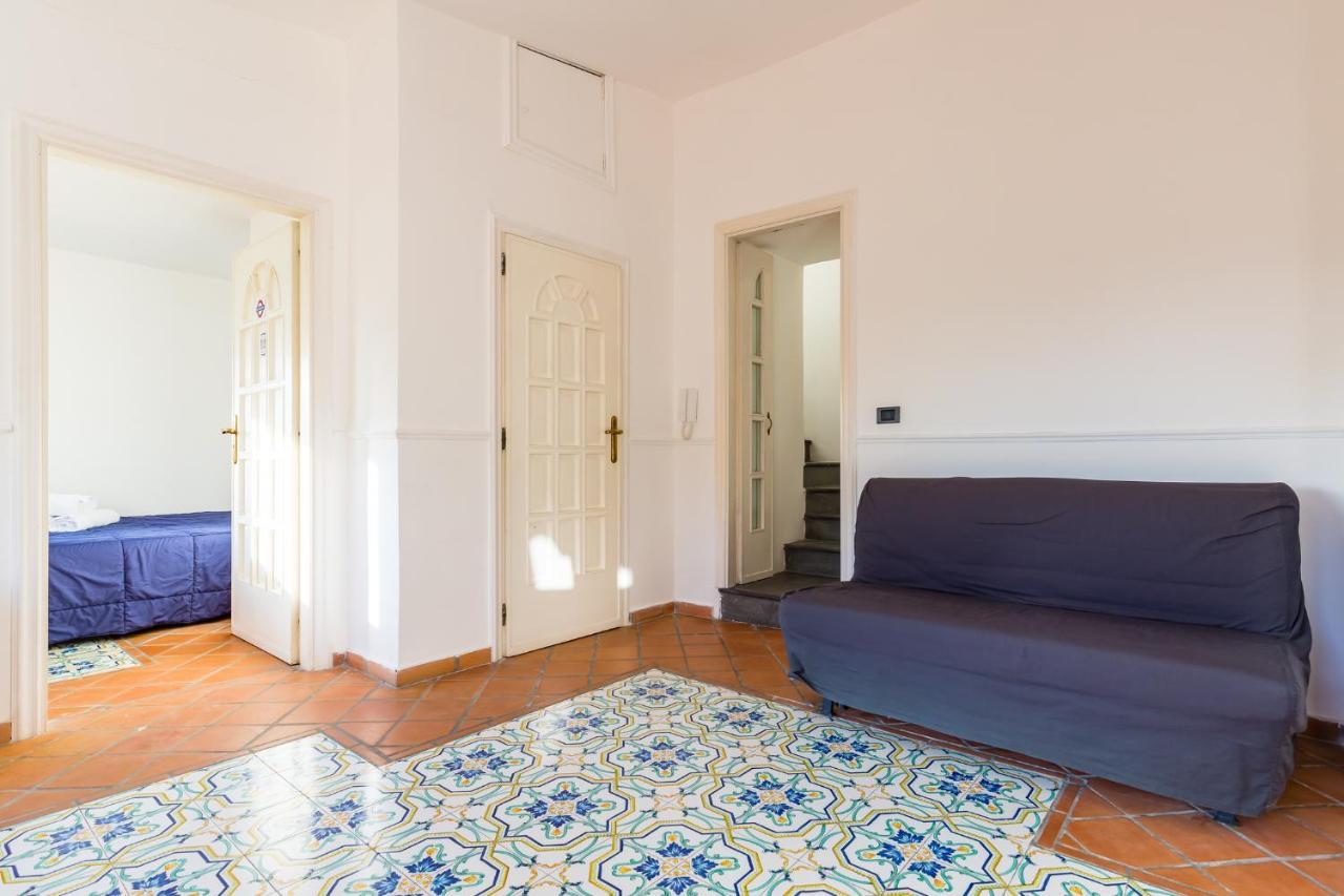Villa Paola - Hidden Panoramic Garden And Terraces By Napoliapartments Bagian luar foto