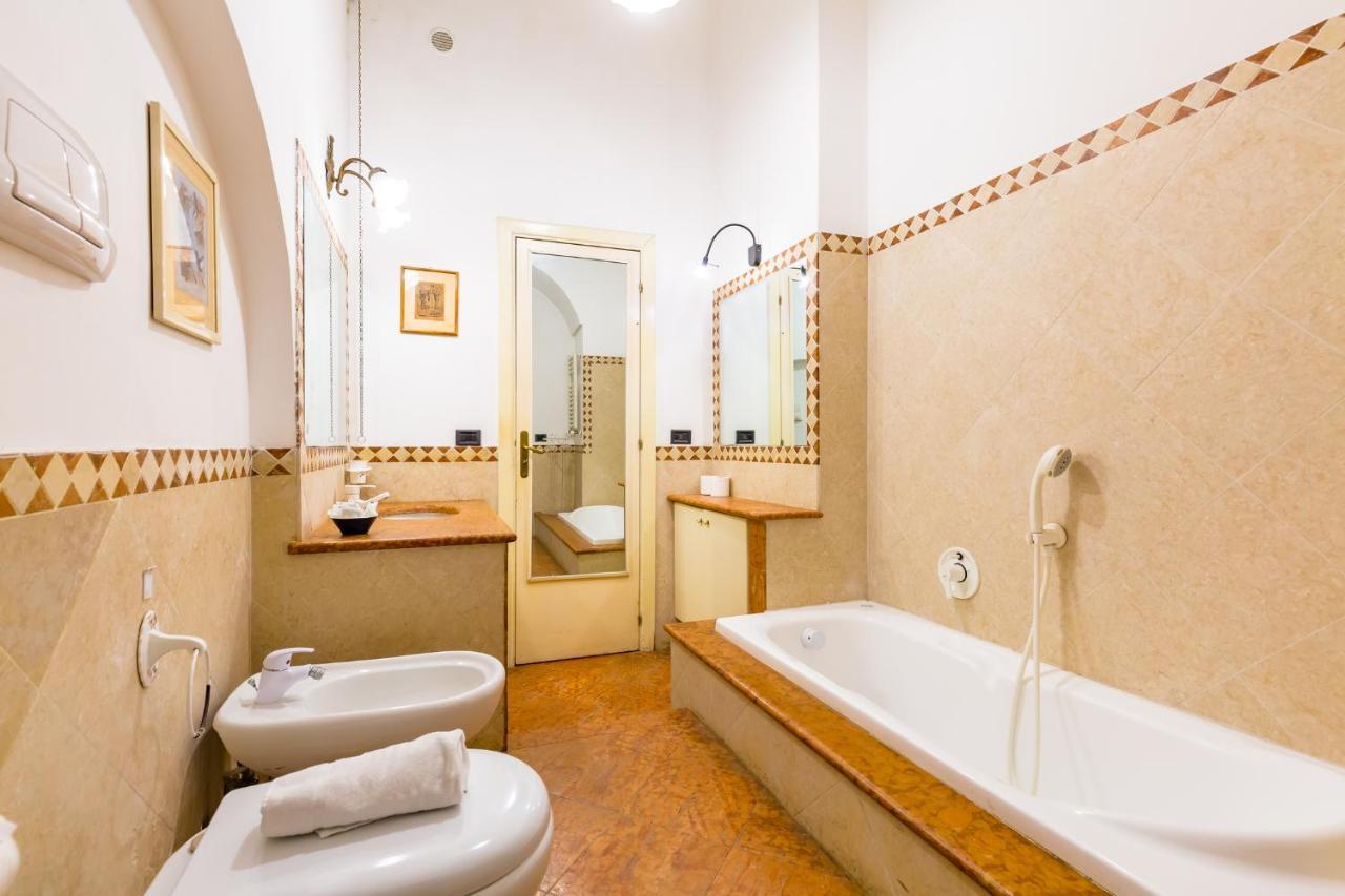 Villa Paola - Hidden Panoramic Garden And Terraces By Napoliapartments Bagian luar foto