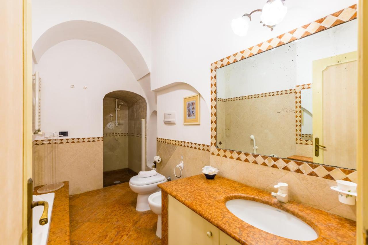Villa Paola - Hidden Panoramic Garden And Terraces By Napoliapartments Bagian luar foto