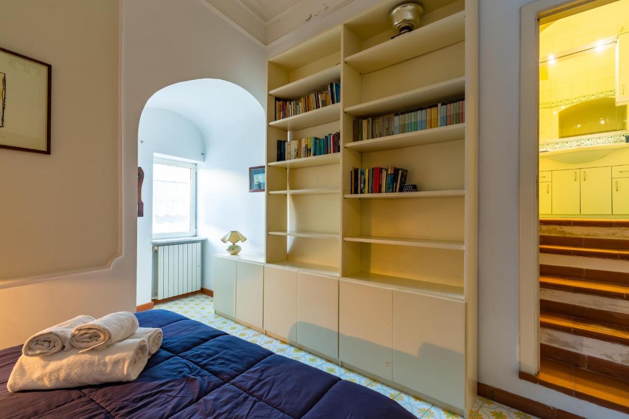 Villa Paola - Hidden Panoramic Garden And Terraces By Napoliapartments Bagian luar foto